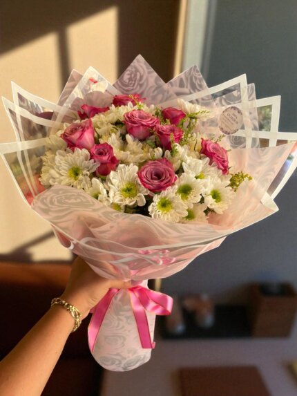 Pembe Güller ve Papatya